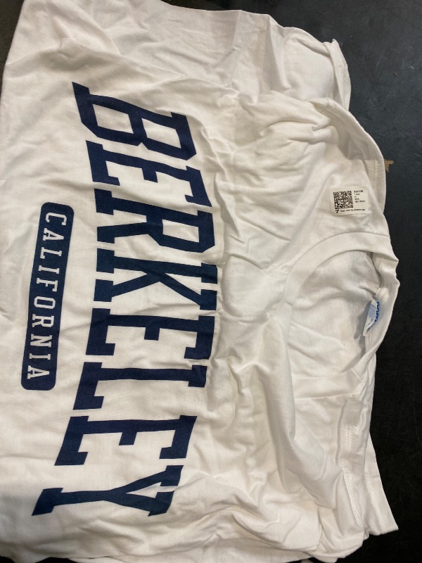 Photo 1 of Size Medium Berkeley California CA College University Style Navy T-Shirt