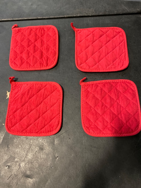 Photo 1 of JOYHALO Kitchen Pot Holders Sets Heat Resistant Pot Holder Cotton Oven Hot Pads for Cooking Baking Set of 4 RED 