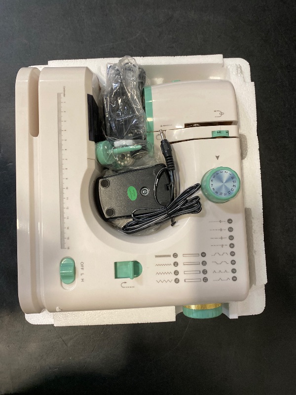 Photo 1 of Sewing Machine for Beginners3389