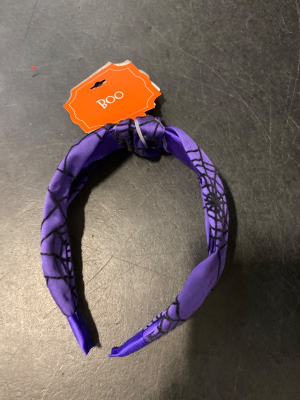Photo 1 of Boo Hair accessories 