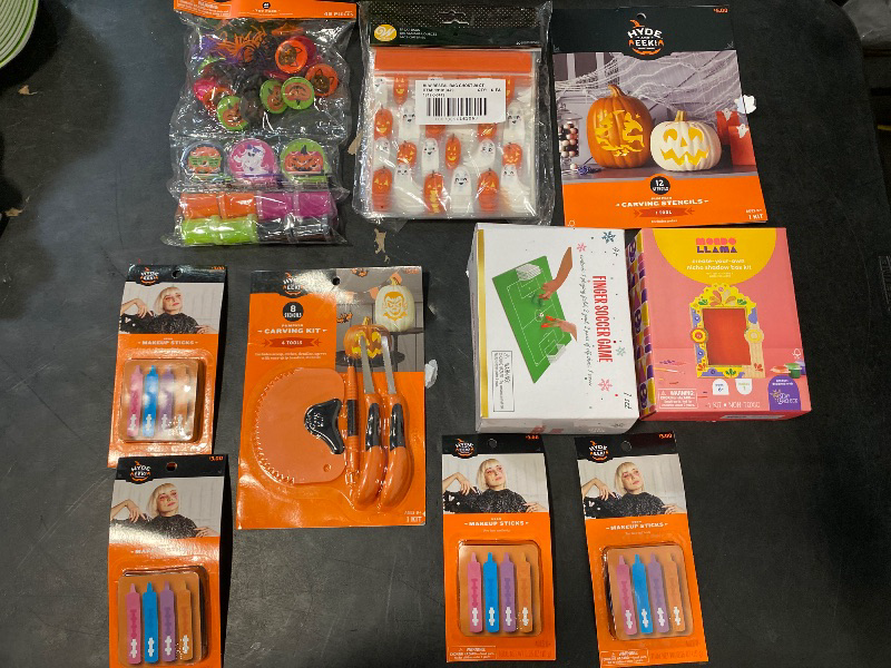 Photo 1 of 10 Halloween items 