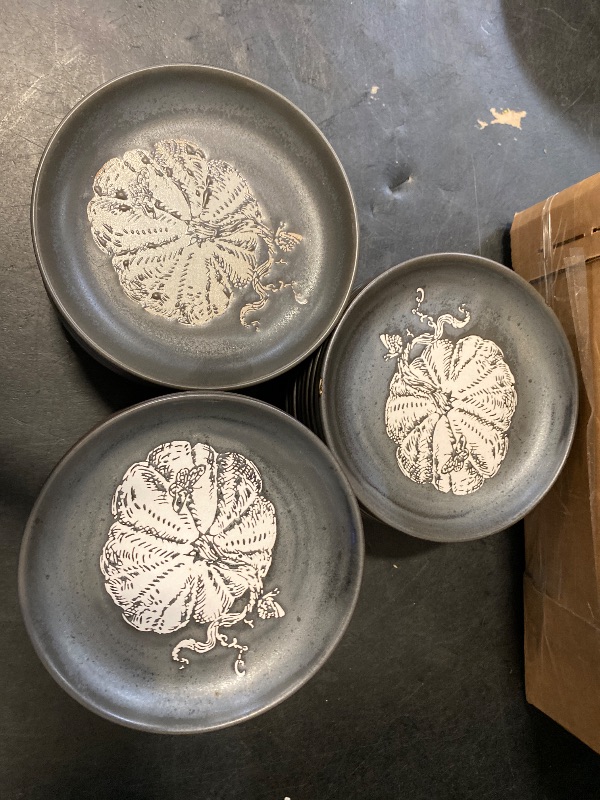 Photo 1 of 32 Pack Target Halloween Appetizer Stoneware Plate Snake, Spider, Skull, Pumpkin 6.125