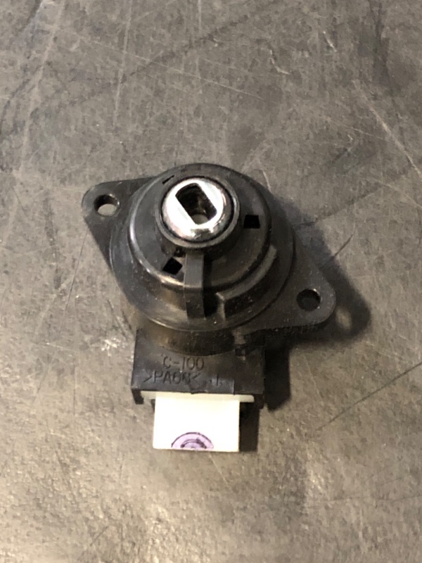 Photo 1 of GM Genuine Parts 95919456 Ignition Switch