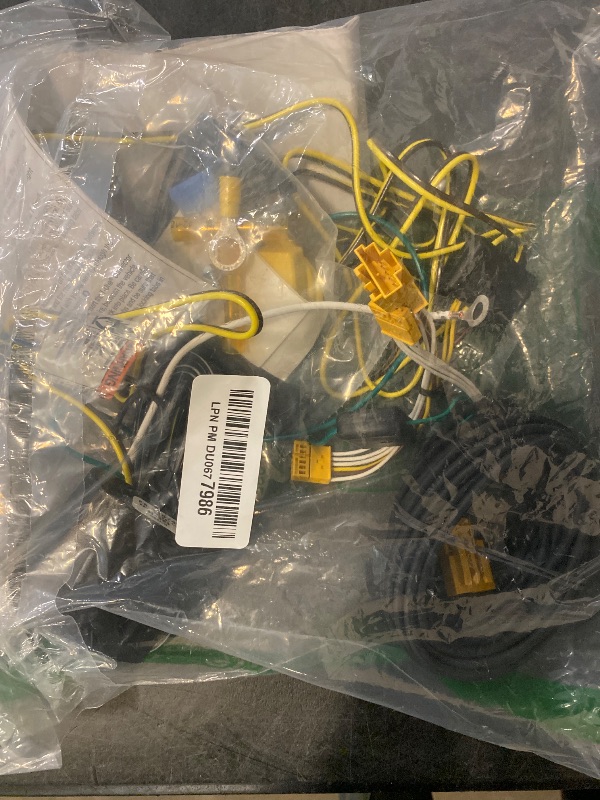 Photo 1 of Tekonsha T-One® T-Connector Harness, 4-Way Flat, Compatible with Select Mercedes-Benz GLC250, GLC300, GLC350e, GLC43 AMG, GLC63 AMG, GLC63 AMG S