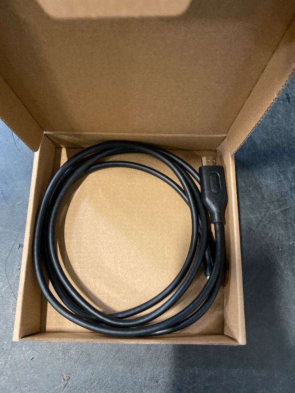 Photo 1 of Amazon Basics DisplayPort to HDMI Cable, Uni-Directional, 4K@30Hz, 1920x1200, 1080p, 6 ft, Black