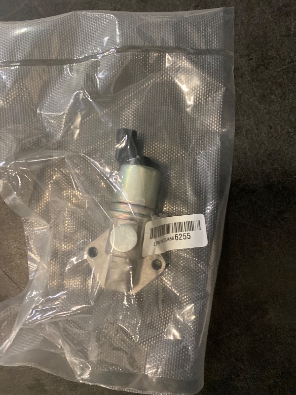 Photo 1 of zayody Fuel Injection Idle Air Control Valve Compatible with Suzuki Aerio 2002-2003 Esteem 1999-2002 Sidekick 1996-1998 Auxiliary Air Valve Replacement for 18137-77E00 1813777E00 18134-77E00 AC593