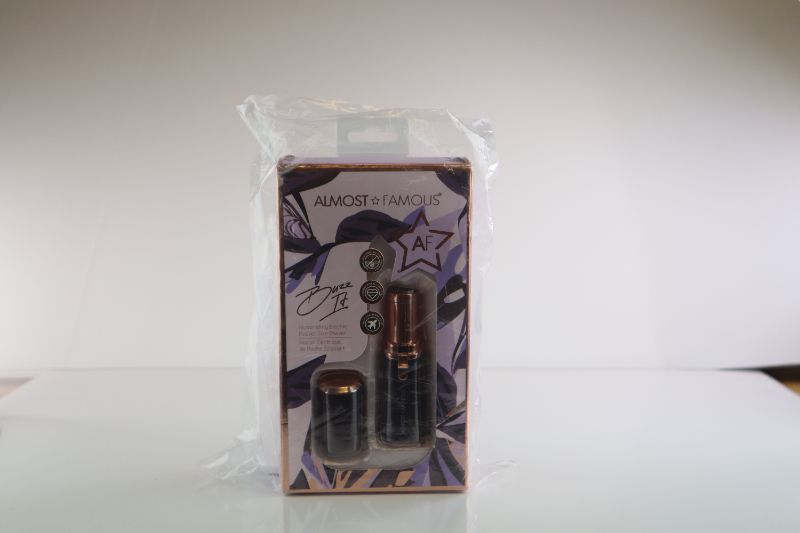 Photo 1 of Purple Buzz IT Gently Removes Unwanted Hair Features 3D Pivoting Head That Follows The Face Contour Batteries Required Not Included New
