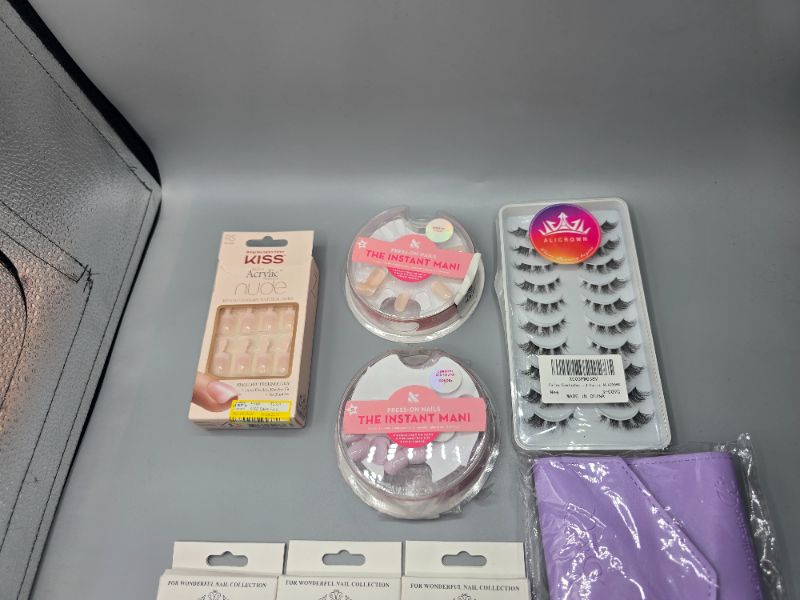 Photo 1 of Lash & Nail Set - 3 Press On For Fingers & Toes - Lash Application Set & 1 Row Of Lashes New 