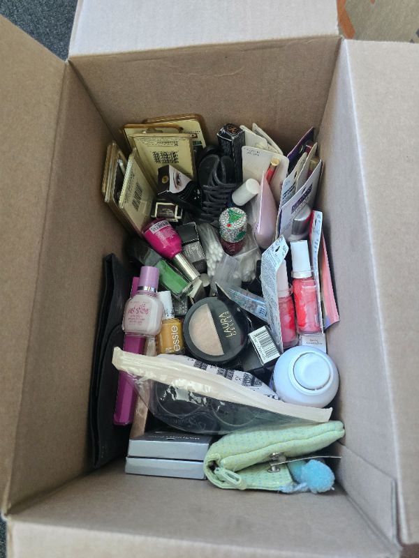 Photo 1 of Miscellaneous Beauty Box - Non Refundable - Mixed Makeup , Hair, & Nail Care New