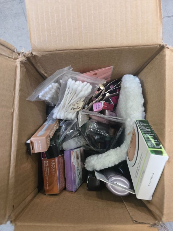Photo 1 of Miscellaneous Beauty Box- Non Refundable - Mixed Skincare & Makeup New