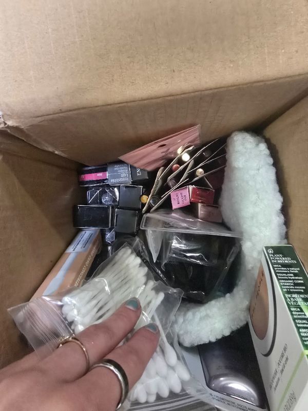 Photo 1 of Miscellaneous Beauty Box- Non Refundable - Mixed Skincare & Makeup New