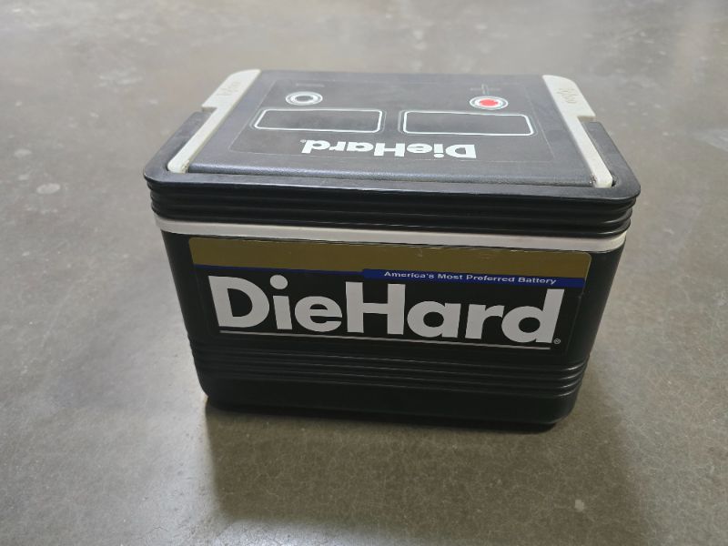 Photo 1 of IGLOO Die Hard Battery Cooler 6 Pack Ice Chest Lunch Box Vintage 1990s EUC