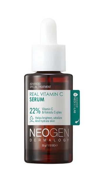 Photo 1 of Vitamin C Serum Enriched With 22% Of Sodium Ascorbyl Phosphate And Niacinamide Removes Blemishes Brightens Dull Skin Tone & Nourishes Tired Skin To Reveal A Healthy-Looking Complexion