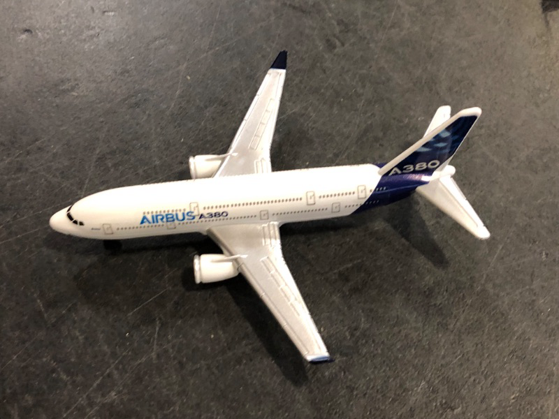 Photo 1 of 1/400 Airbus A380 Airplane Model Kits Plastic Airplane Model for Collection and Display