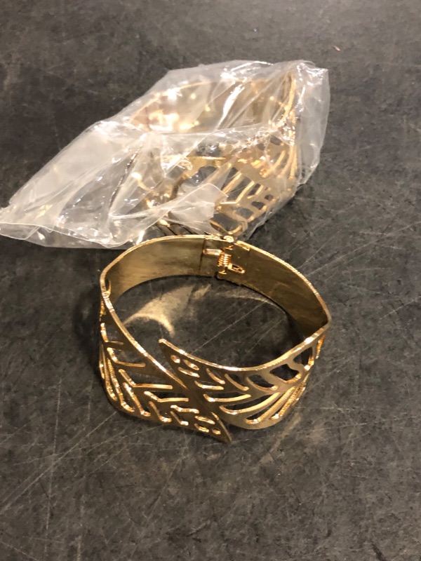 Photo 1 of 2 Pack Curtain Tiebacks Curtain Holdbacks Aluminum Alloy Spring Design Gold Leaf Curtain Tie Simple Style Tiebacks for Drapes Or Curtain Ties Backs Curtain Modern Style Curtain Holdback Decorative