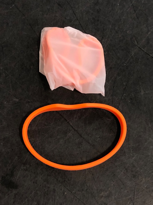 Photo 1 of 2 Pcs Silicone Patella Knee Band for Basketball Patella Tendon Support Knee Pain Running Tendon Brace Support Strap (Orange,M)