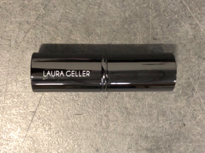 Photo 1 of Old Addition ** LAURA GELLER NEW YORK Retractable Airbrush Kabuki Brush for All Face Makeup & Foundation for Liquid, Cream and Powder Face Makeup With Aluminum Handle
