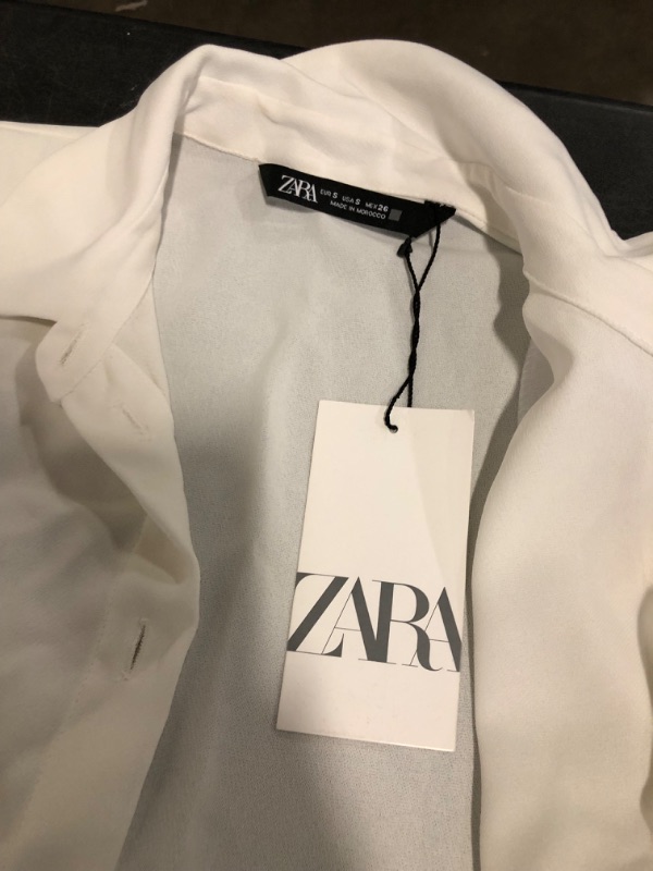 Photo 1 of (S)  ZARA Womens Poplin Shirt With Contrast Buttons