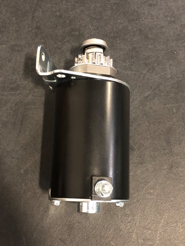 Photo 1 of 593934 693551 LG693551 5777N Starter Motor for Briggs and Stratton 12-18.5HP BS693551 for Cub Cadet John Deere Sabo Toro New Holland Scott's Mower
