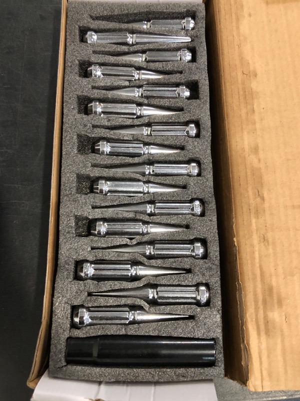 Photo 1 of M14x1.5 Spike Lug Nuts, Set of 32 Chrome Spline Spiked Lug Nut with Key for Chevy Silverado 2500hd 3500hd GMC Sierra Yukon Dodge Ram 2500 3500 Ford F250 F350, 14x1.5 Acorn Solid Metal Truck LugNut
