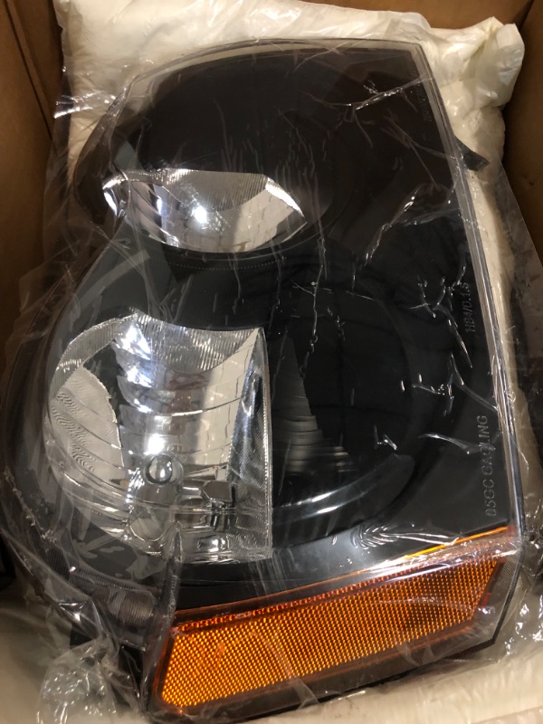 Photo 1 of Headlights Assembly Compatible With 2005-2007 Jeep Grand Cherokee BLACK