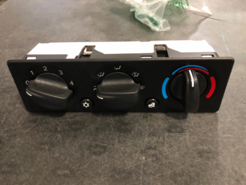 Photo 1 of Q21-6119 AC Heater Climate Control Module Panel Fits for 2013-2018 Peterbilt Trucks 337 348 389, AC Control Module, Climate Control Module, Replace Q216119