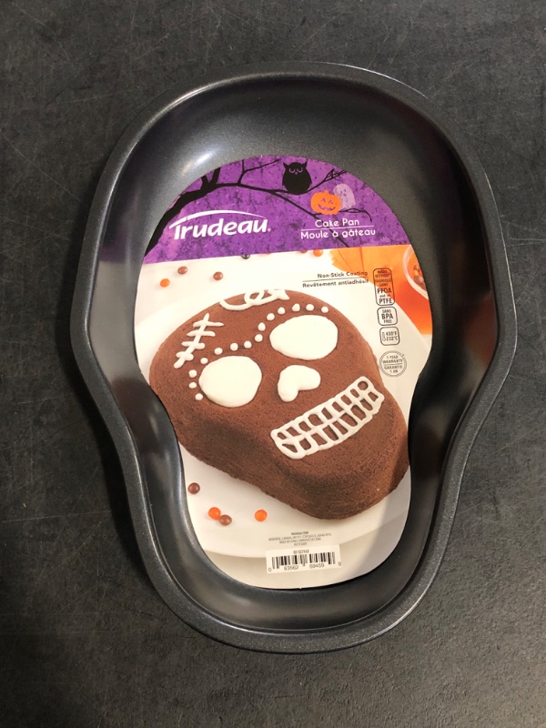 Photo 1 of 9.45 Skull Shaped Cake Pan 