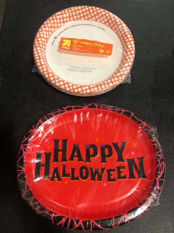 Photo 1 of Halloween Party Supply 2 Sets of Plates, 3 12"x12" Lunch Napkins, 2 9"x9" Beverage Napkins 