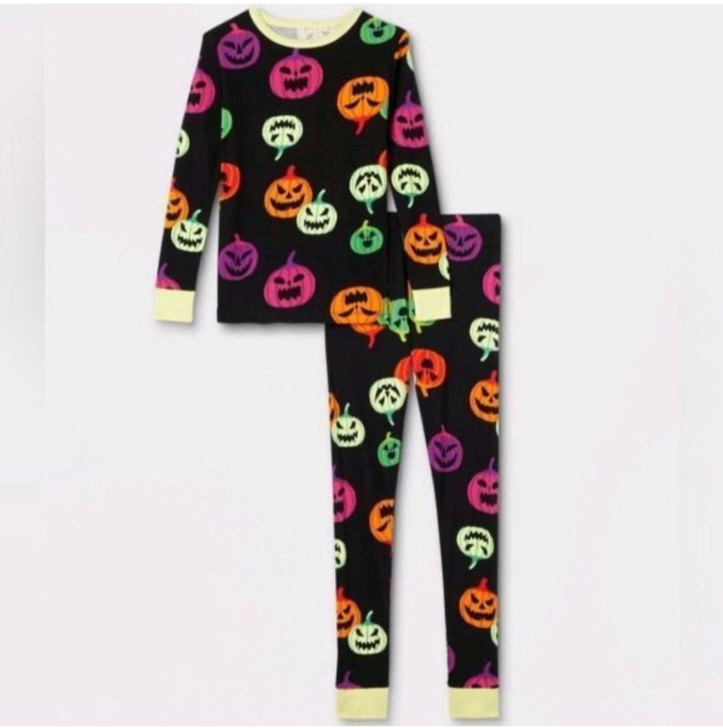 Photo 1 of Size 6 Unisex Jack-O-Lantern Pajama Set 