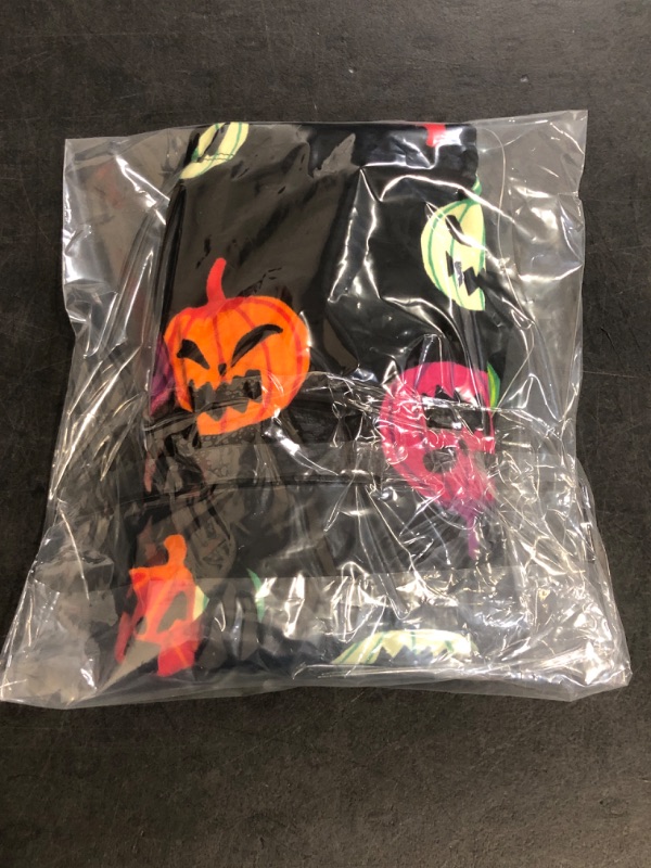 Photo 1 of Size 6 Unisex Jack-O-Lantern Pajama Set 