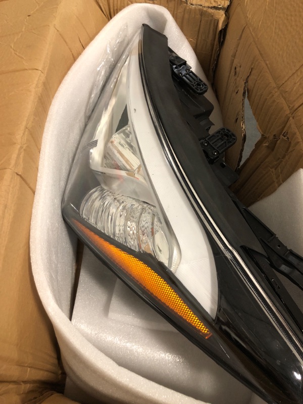 Photo 1 of Headlights Assembly Fit 2013 2014 2015 2016 for Hyundai Santa Fe Headlight Headlamp Replacement Driver Left Side/Passenger Right Side 92101-4Z010 (Driver Left)
Brand: awolsrgiop
