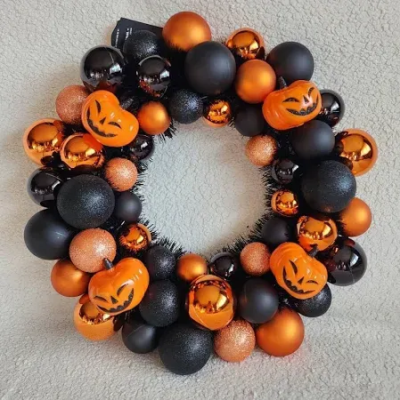 Photo 1 of 16" Pumpkins Shatterproof Wreath Halloween Decorative Prop - Hyde & EEK