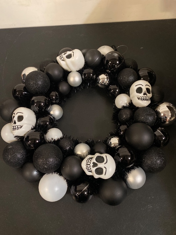 Photo 1 of 16" Skulls Shatterproof Wreath Black Halloween Decorative Prop - Hyde & EEK