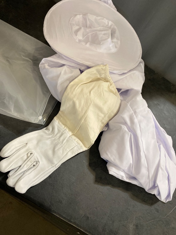 Photo 1 of Professional Beekeeper Suit (Jacket, Pants, Gloves) Beekeeping Suit Bee Suits for Men Women
