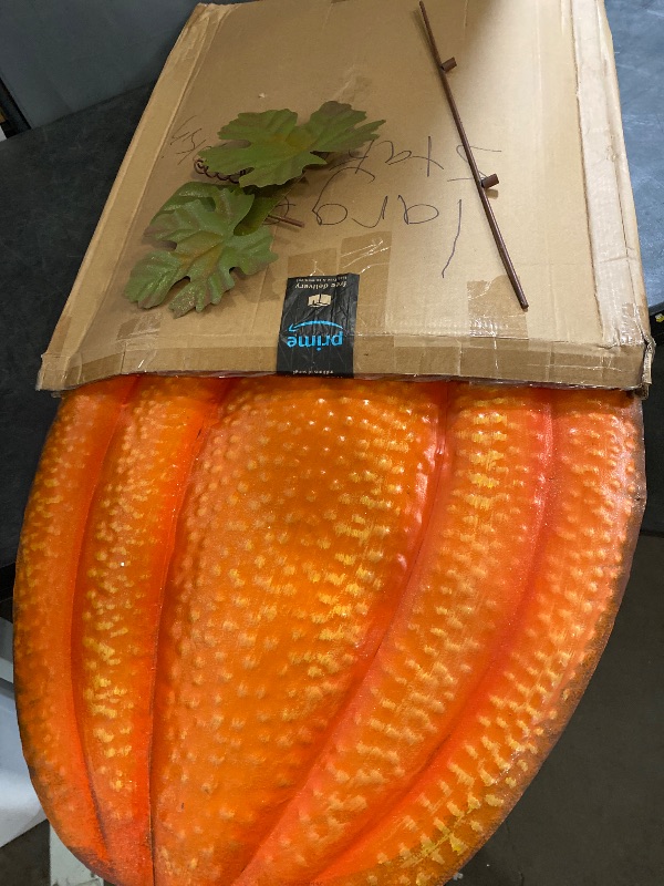 Photo 1 of Glitzhome 37.75" H Fall Metal Embossed Pumpkin Yard Stake, Garden Standing Stakes or Hanging Pumpkin Signs for Autumn Harvest Thanksgiving Halloween Lawn Decorations (Three Functions)

