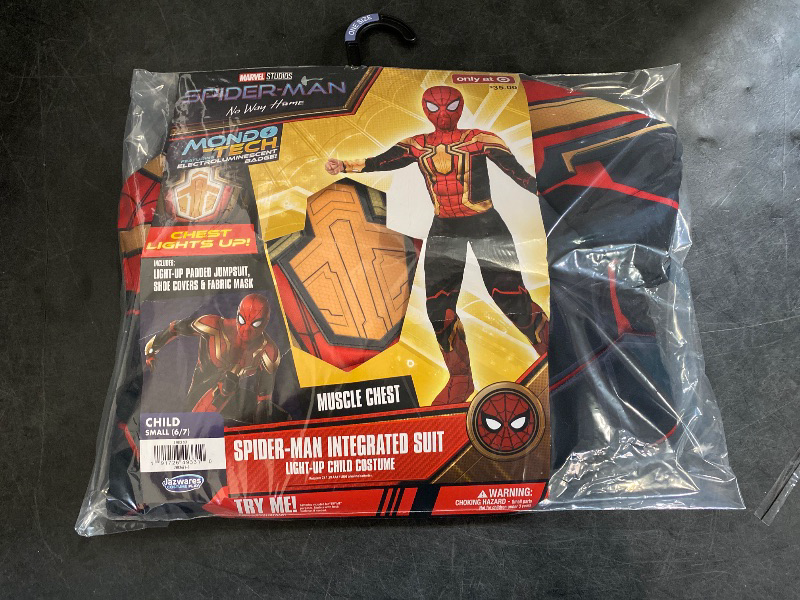 Photo 1 of Child small 6/7 SPIDER- MAN, No way home. Interactive suit.