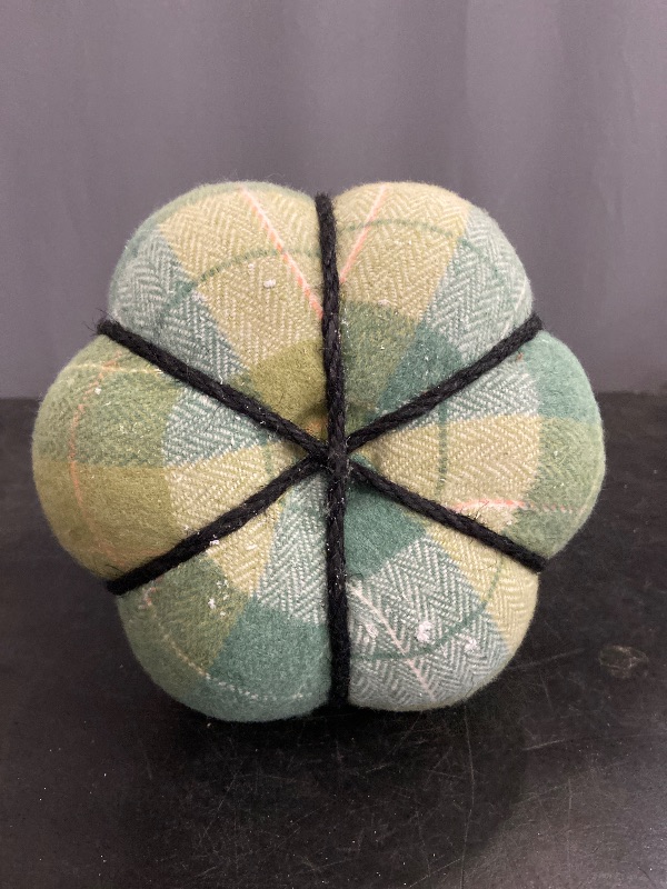 Photo 1 of Felt bird and Felt pumpkin.