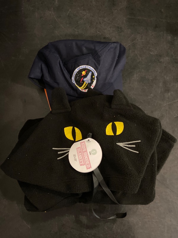 Photo 1 of Size 1 - Kids hooded blanket/ Hat