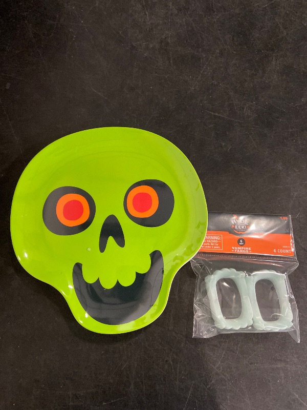 Photo 1 of (3) 9.05" Halloween Melamine Figural Skull Appetizer Plate Green/ 6 pack fangs