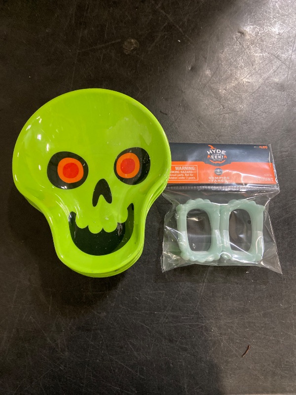 Photo 1 of (3) 10 Fl Oz Halloween Melamine Figural Skeleton Snack Bowl Green/ 6 pack fangs
