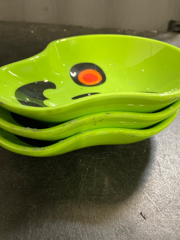 Photo 1 of (3) 10 Fl Oz Halloween Melamine Figural Skeleton Snack Bowl Green/ 6 pack fangs