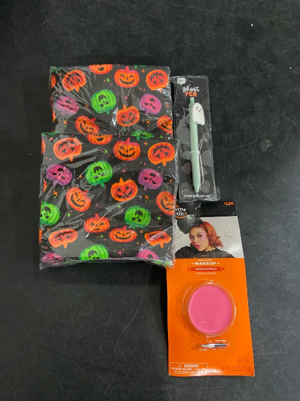 Photo 1 of 4Pc Miscellaneous Halloween Items - 1 Pen - 1 Pink Makeup - 2 Napkin Sets