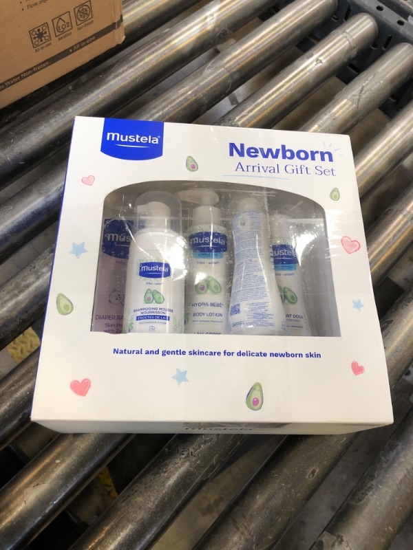 Photo 1 of Mustela Newborn Arrival Gift Set - Baby Skincare & Bath Time Essentials - Natural & Plant Based - 5 Items Set