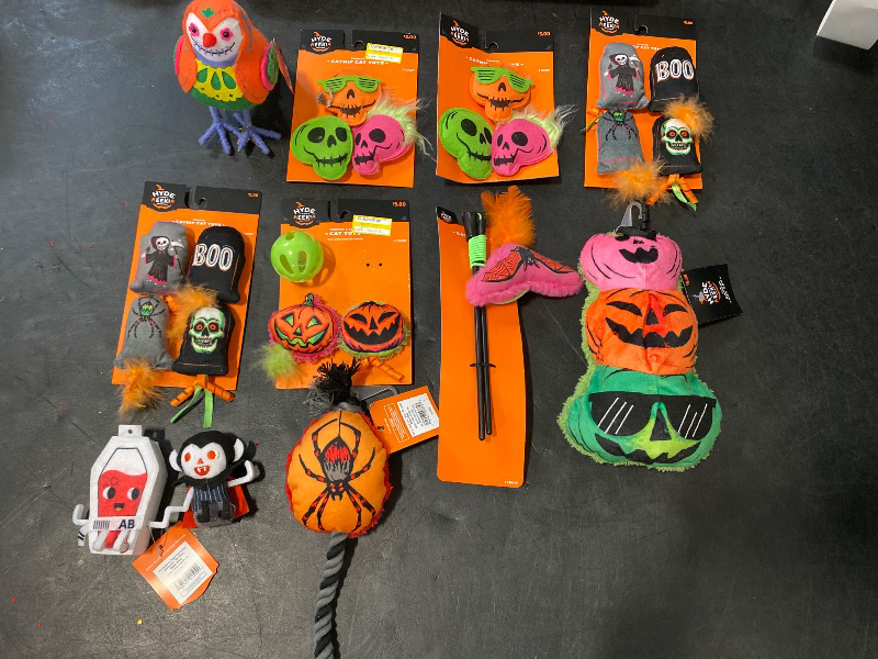 Photo 1 of 10 items of Catnip cat toys 