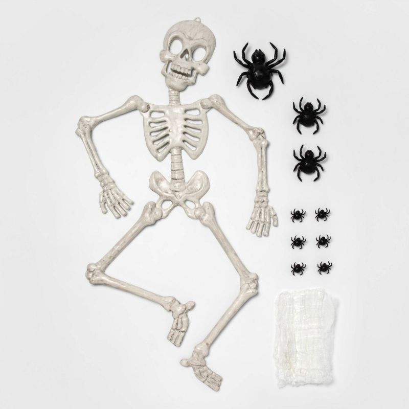 Photo 1 of 11pc Skeletons and Spiders Halloween Decorative Scene Setter Kit - Hyde & EEK!