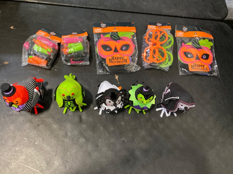 Photo 1 of 10 halloween items/decor