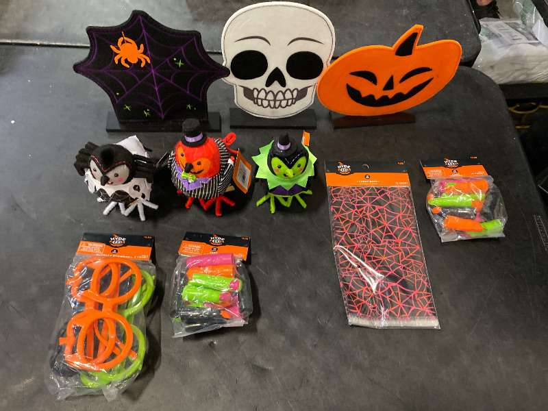 Photo 1 of 10 Halloween items/decor 