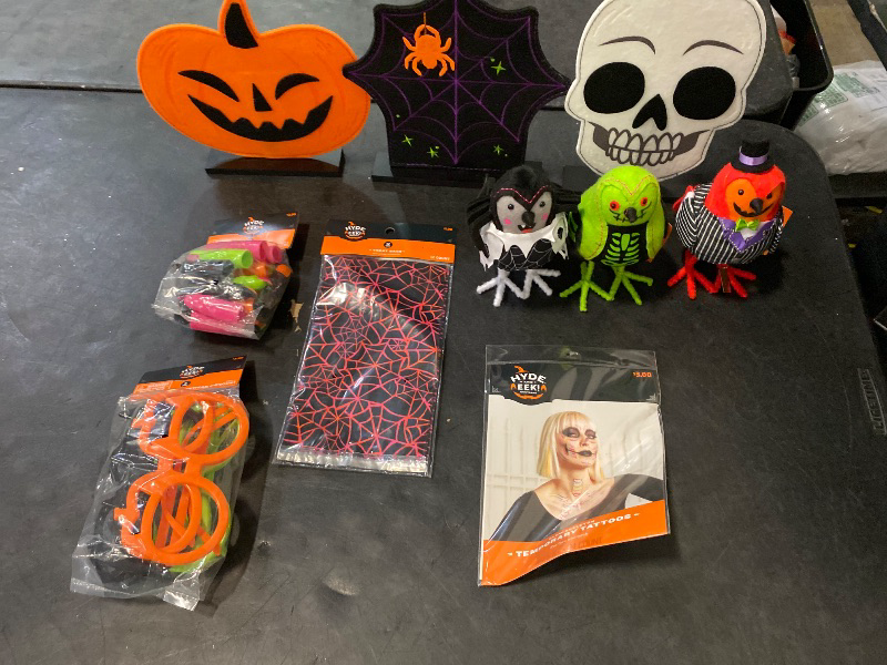 Photo 1 of 10 Halloween items/decor 
