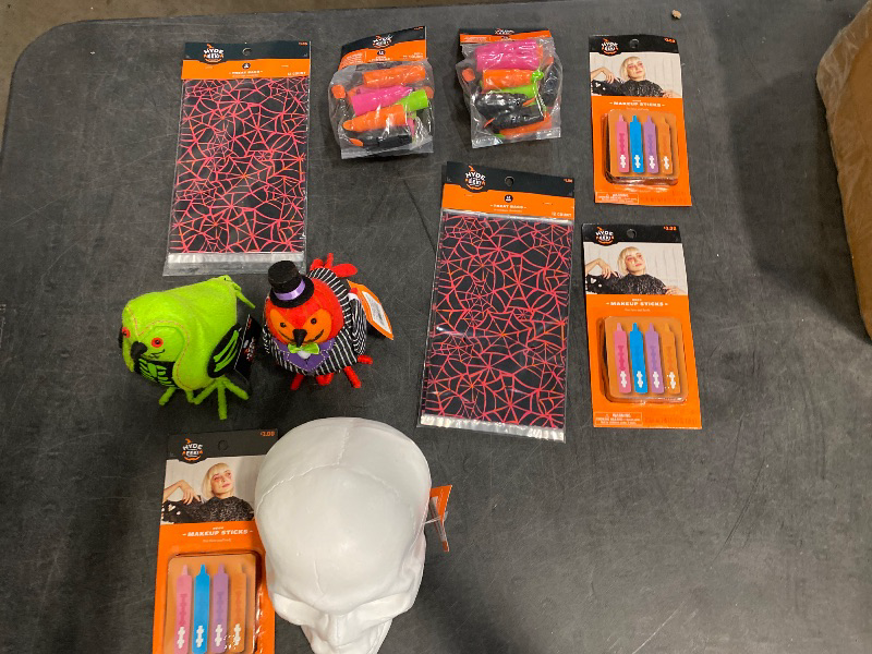 Photo 1 of 10 Halloween items/decor 