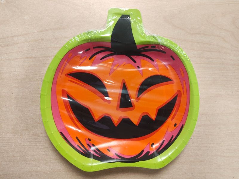 Photo 1 of 16 Sets of Unique 8.5" Pumpkin Shape Plates 20 Count (320 Total Plates)
